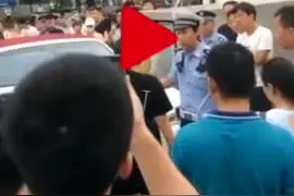 豪车堵急救通道，保时捷“帽子姐”的教训忘了？