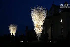 缤纷绚丽！在伦敦日落时分欣赏玻璃的艺术视频封面