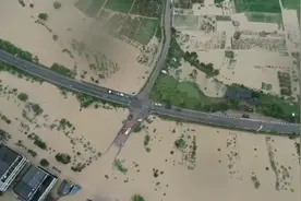 那些狂风暴雨中的力量与温暖——浙江消防救援人员抗击台风群像扫描视频封面