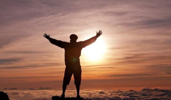 撩男朋友的情话甜炸了的句子（15句甜到男票心坎里的晚安情话）