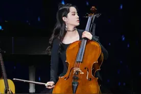 欧阳娜娜音乐会南京首场开唱 古典演奏经典弹唱惊喜不断图片