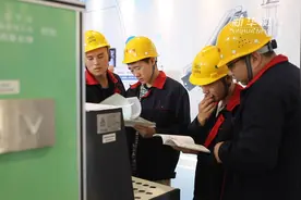 “校政企行”多元联动 提高学生就业率视频封面