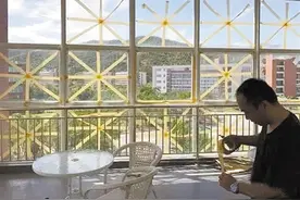 应对台风，“米”字胶带真的有用吗图片