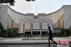 央行：鼓励银行大幅增加小微企业信用贷、首贷、无还本续贷图片