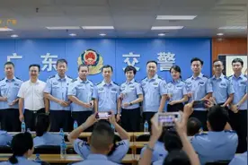 这个夏天，不仅有中国新说唱 还有交警主持人的freestyle图片