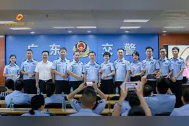 这个夏天，不仅有中国新说唱 还有交警主持人的freestyle图片