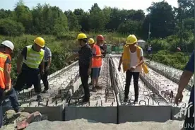 永兴县枣子铁路危桥改造完成T梁吊装图片