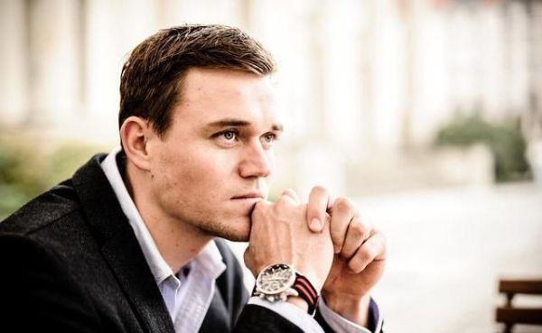 为什么手表要戴在左手呢？细谈你不知道的手表讲究