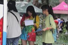 中大迎新日，新生：扫码报到几秒就好，很方便！视频封面