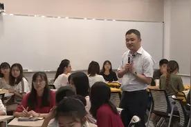 华师思政课：挑战“三分钟定律”视频封面