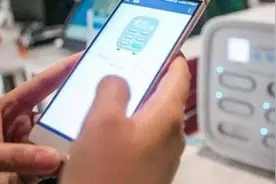 共享充电宝进入“收割期”，美团第三次返回“战场”丨楠说图片