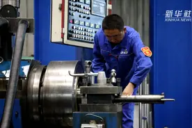 中国“刀客”桂玉松：毫发之间钻出大国重器视频封面