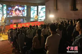 香港各界中秋探访团与驻香港部队官兵共迎佳节图片