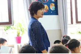 从清晨到日暮，我们用镜头记录了一位小学教师最真实的一天图片