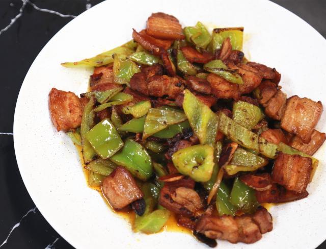 天气转凉吃点啥？正宗的川味冒菜，吃上一口就停不下来