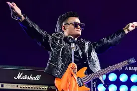 马氏摇滚又来了！马云演唱怒放的生命，现场超燃视频封面