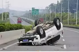 突然爆胎怎么办？这里有最全应对策略图片