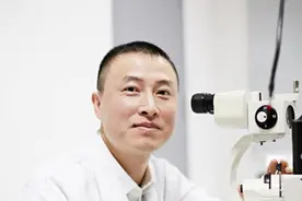 全国仅一人！温医大眼视光俞阿勇教授冠“双师”称号图片
