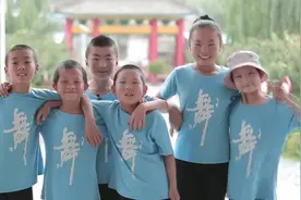 “爱在远山”：美育教育让孩子感知美好视频封面