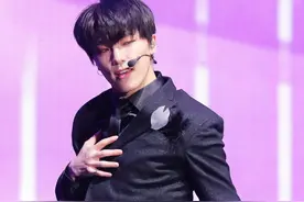 Seventeen回归showcase现场照流出 崔胜澈徐明浩等献精彩表演燃爆全场图片