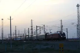 寻找老照片中的你——新疆第一代内燃机车火车司机