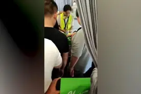 旅客霸座空乘不停劝，乘客喊“拉下去”视频封面