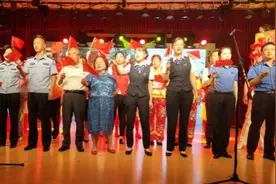 彭浦镇举行庆祝新中国成立70周年故事会 用“光影”叙说“光阴”图片