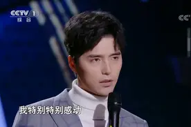 阿云嘎分享人生故事，曾为追梦孤身闯北京，获如父兄长全力支持视频封面