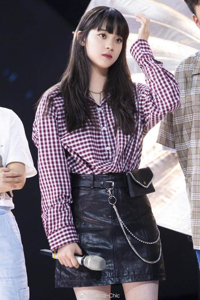 肖战,杨幂都在穿的"直男"格子衫,才是初秋百搭窍门