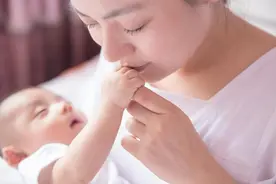 比别人多一个子宫却无法生育，这位妈妈十年求子路让人心疼……图片