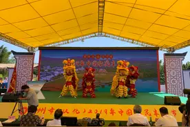 广州从化童话小镇张灯结彩庆丰收，喜气洋洋迎国庆图片