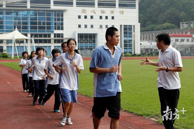 罚站的意思罚站的意思是什么（大家谈罚站罚跑算不算体罚该不该支持）