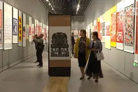他们用中国风剪纸致敬“壮丽70年”视频封面