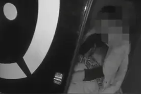 快递员酒驾三轮车 竟把老婆孩子放货厢：为了省点钱视频封面