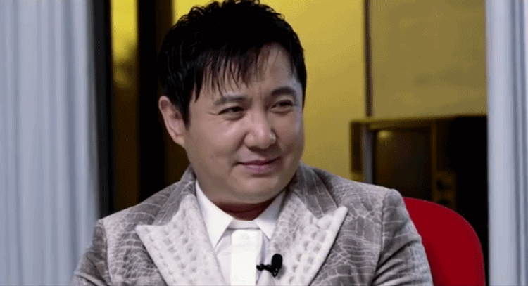 军艺两代校草同框，沈腾看到杨洋后表情失控，像极了看到爱豆的我