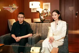文牧野、宋佳：用“备飞”女飞行员视角展示“护航精神”图片