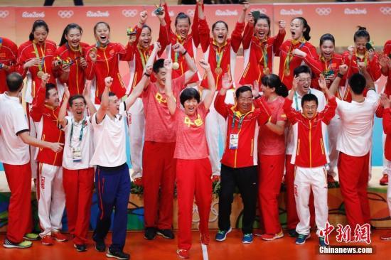 第10次加冕世界冠军！中国女排荣誉柜金光闪闪