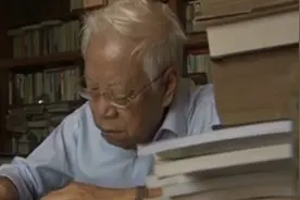 国家荣誉称号｜“人民教育家”卫兴华视频封面