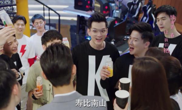 难怪吴刚的儿子那么眼熟，再刷一遍《亲爱的热爱的》，终于懂了