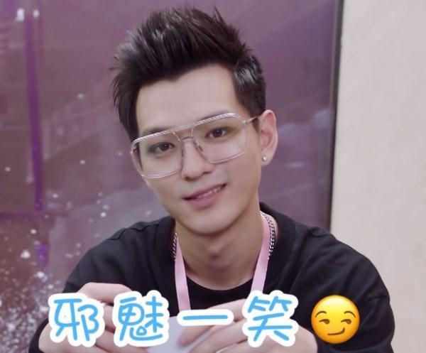 难怪吴刚的儿子那么眼熟，再刷一遍《亲爱的热爱的》，终于懂了