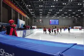 短道速滑直通国际比赛选拔赛开赛 17岁小将战胜武大靖视频封面