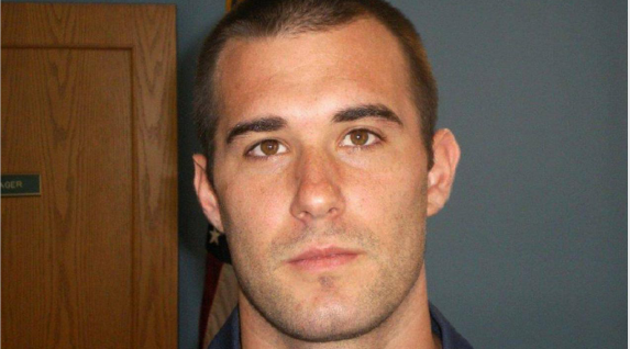 枪击托尼破解版（美国一名前警员枪杀逃亡黑人 被判无罪后再遭调查）