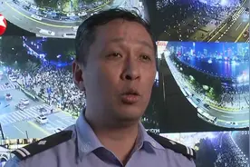 外滩迎千万人次！上海民警国庆假期坚守岗位，保障外滩超大客流视频封面