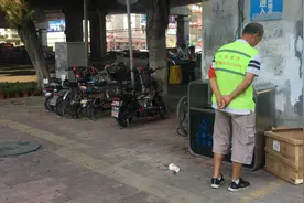 广州一商场前停自行车被收费遭质疑，管理员怒怼：你咋操那么多心视频封面