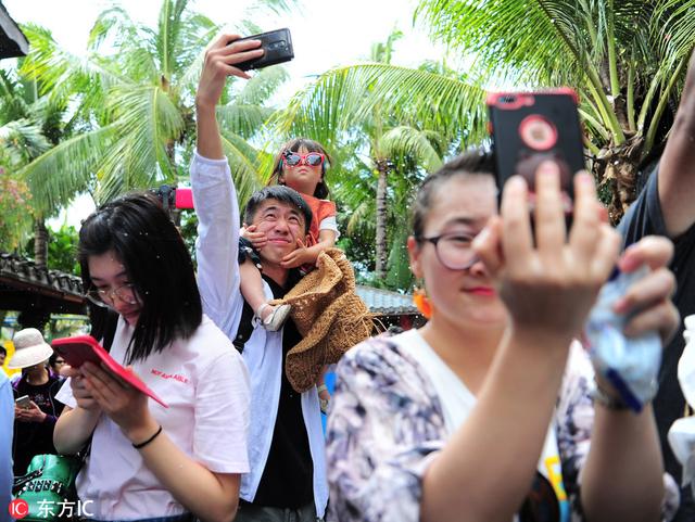 fakelocation破解版支持微信（10元修改朋友圈定位专家称此类服务隐患多）