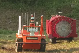 农田“黑科技” 机器人接管田间地头视频封面