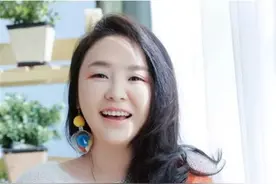 魏歌歌成陌陌上摇滚新势力 直播间高歌《新长征路上的摇滚》图片