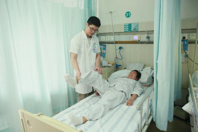 生孩子后竟然精神异常、无法走路，这种罕见病你见过吗？