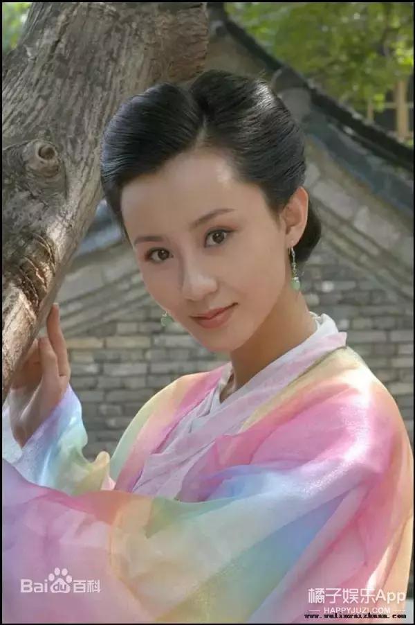 还记得《武林外传》里的金湘玉吗,她现在长这样了