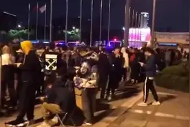 周杰伦演唱会线下售票取消，粉丝称黄牛多视频封面
